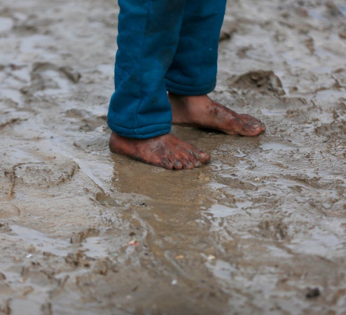 Gazzeli çocuklar donuyor...