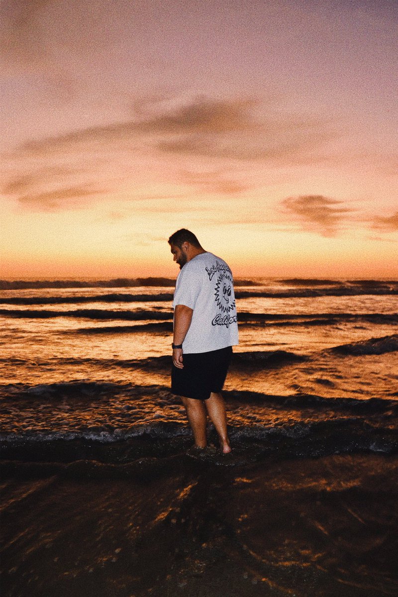 337ht's tweet image. Que tus ojos siempre me busquen, que cuando la vida te sonría o te haga llorar siempre me encuentres a mí. 

Gracias por elegirme, por ser la persona con la que quiero compartir mis días, mis sueños y mi vida entera. 

Te amo, y estoy feliz de que este viaje lo hagamos juntos.❤️