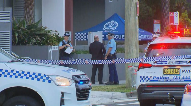 emma_amy3's tweet photo. A triple-zero call was made two hours before a woman's tragic fatal fall in Sydney. Authorities are investigating the circumstances surrounding this heartbreaking incident. 
#Sydney #TripleZero #BreakingNews #FatalFall https://t.co/MDqHFFOdPN