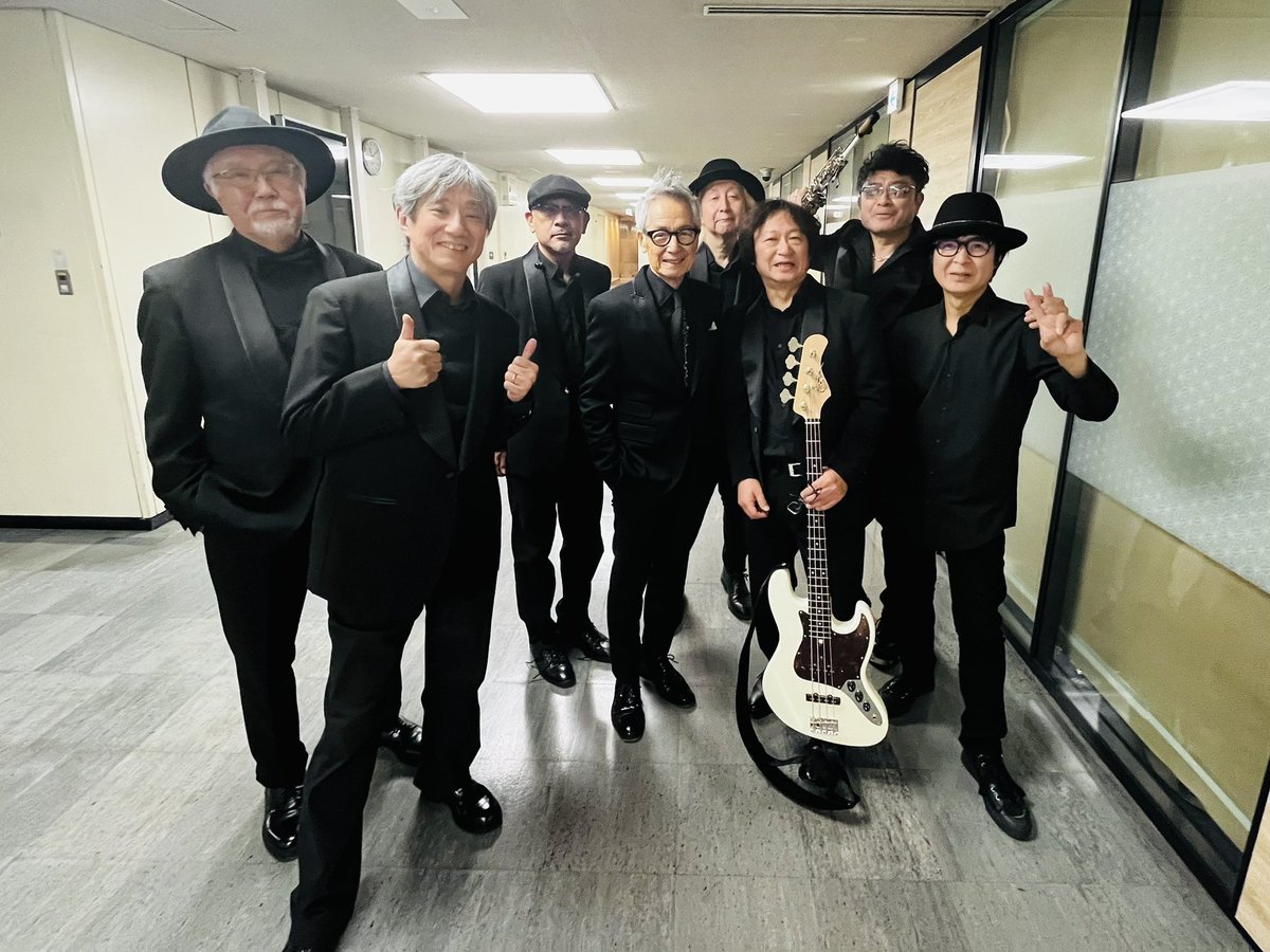 mariko36_staff's tweet image. 2025年が皆様にとって素敵な一年になりますように🕊️✨

今年もよろしくお願いいたします🎶

#髙橋真梨子
#高橋真梨子