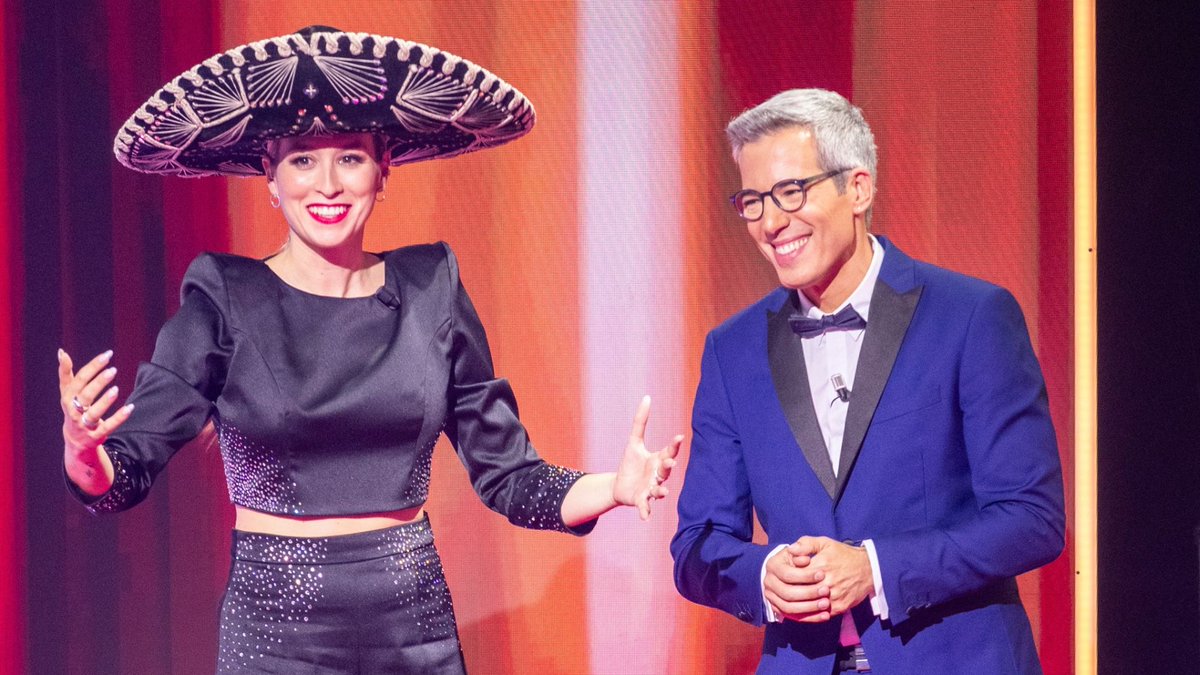 #Audiencias #Líder | La gala #Feliz2025, presentada por Oriol Nolis y Eva Soriano, consigue un 28,6% de cuota y 3.433.000 espectadores. 

Máximo de cuota de pantalla desde 2019 y en espectadores desde 2021.

🔗Lo tienes en <a href="/rtveplay/">RTVE Play</a>: rtve.es/play/videos/es…