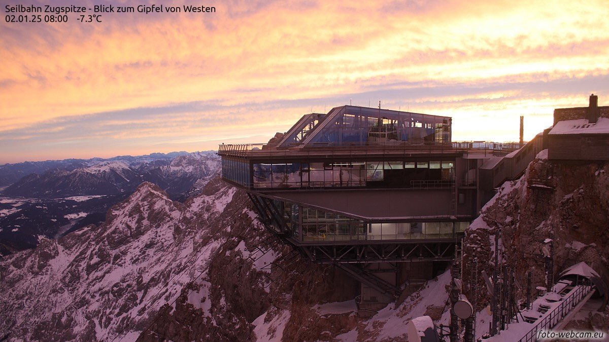 Gewitterjaeger's tweet image. Wow! 😱🤯
Irre intensiver Morgenhimmel mit einem Farbspektakel über dem Alpenraum samt Alpenvorland‼️
Das kannst du keinem erzählen. Und dabei ist heute erst der 2.Januar. 😁

foto-webcam.eu/webcam/meilerh…
#sunrise #Morgenrot #Oberbayern