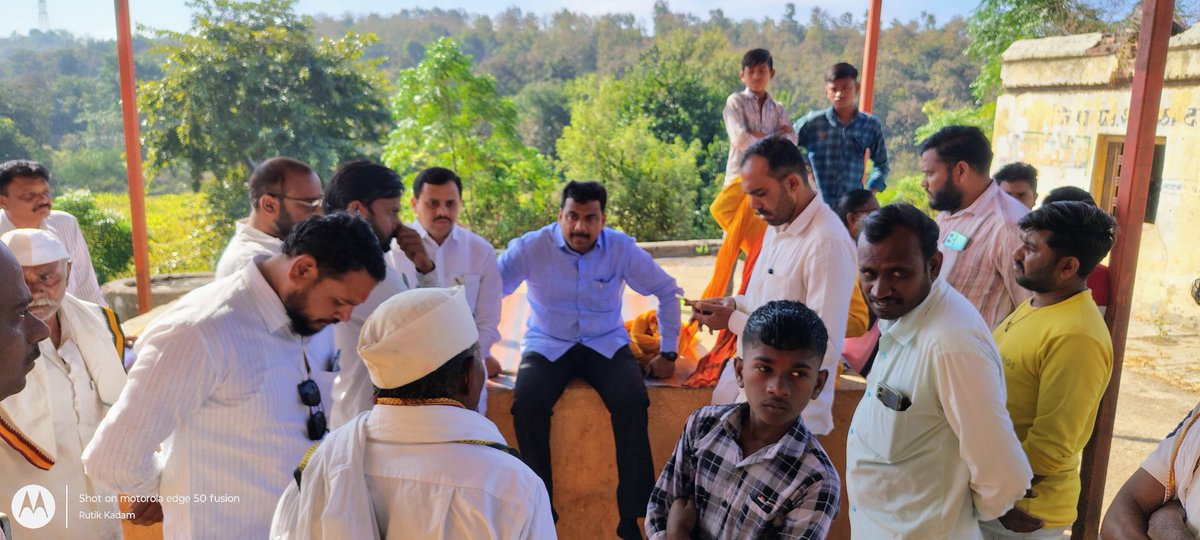 RajuNavghareNCP's tweet photo. आज #दरेवाडी येथे उपस्थित राहुन नागरिकांच्या समस्या व अडचणी जाणून घेतल्या..!
.
.
.
#Basmat #Hingoli #vasmat #हिंगोली #MLARajuNavgahre https://t.co/fsaAgajGzA