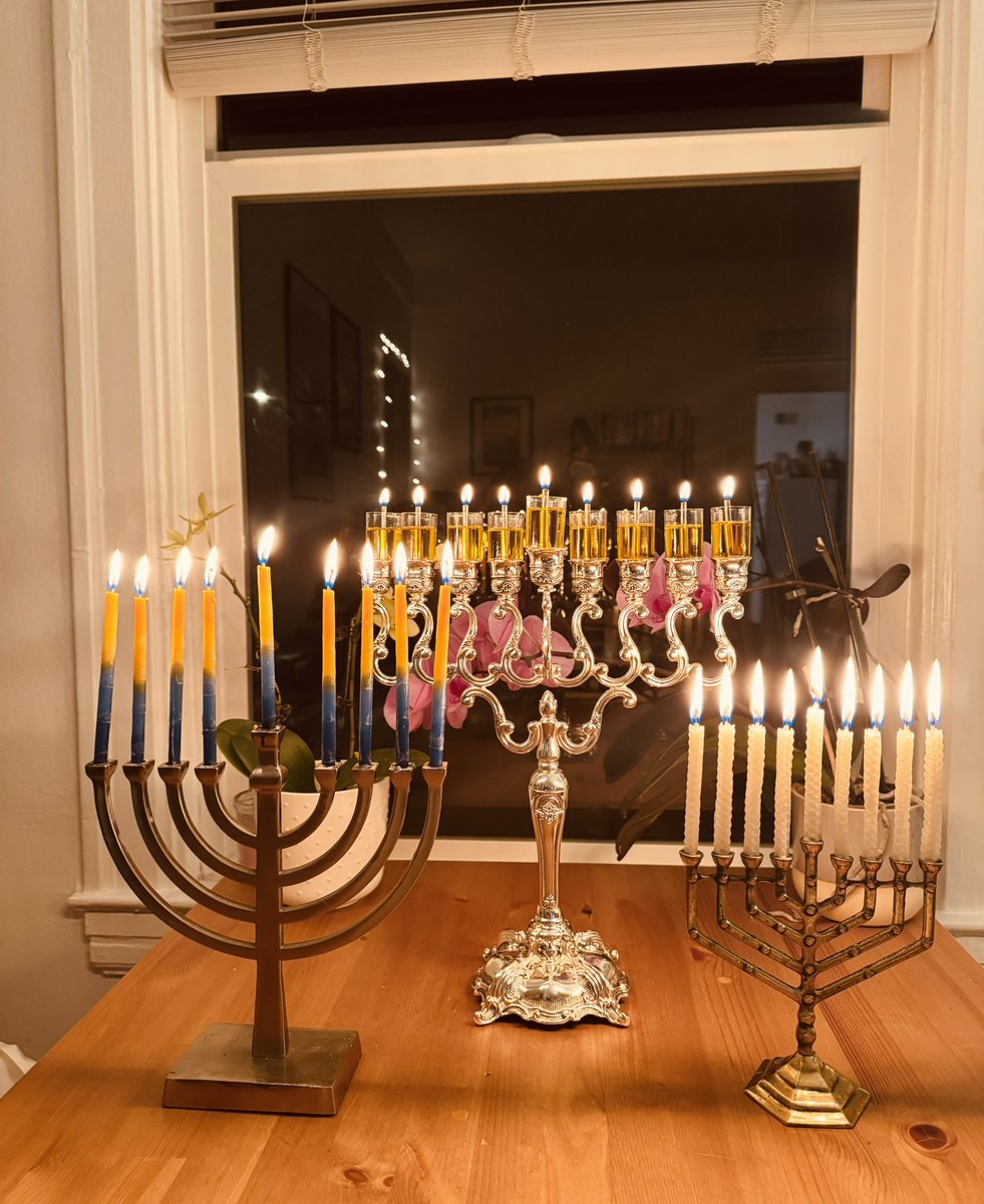 Last night of Hanukkah 🕎 
Happy Hanukkah and Happy New Year 🎈 #Hanukkah