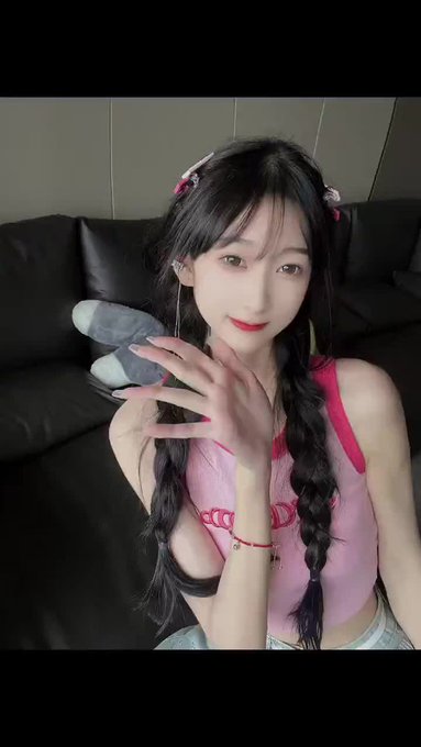 luokexs123's tweet photo. 028投稿--四川成都
说实话看到她的第一眼我就觉得真漂亮，但是看完反差之后我认为这简直就是天生的炮架，尤物啊简直是 https://t.co/nngdzieqLw