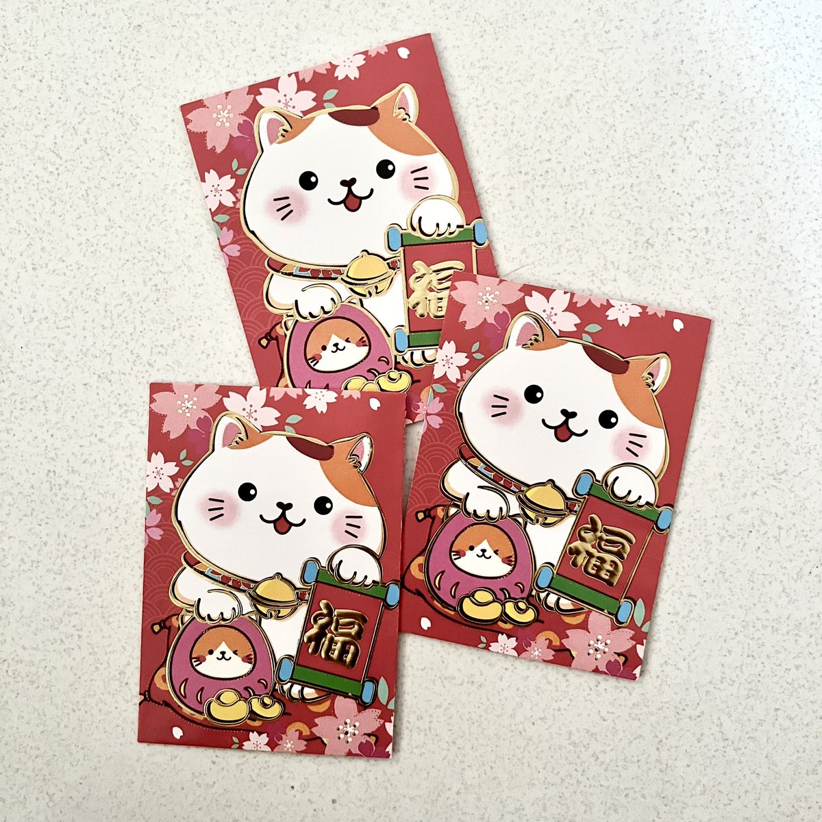 🥛⋆ ˚｡⋆୨୧˚ —  NEW YEAR GIVEAWAY ❕ #tygajaan

🖇️ . . . 3 winners of enha mini package 

inclusions :
(1) group pc
(2) r:u weverse selca nrpcs
(1) keyring
(1) ampao

mechanics : 
—  mbf, like &amp; rt, reply anything
—  must be willing to pay fees

end : tba

good luck ~ 🤍