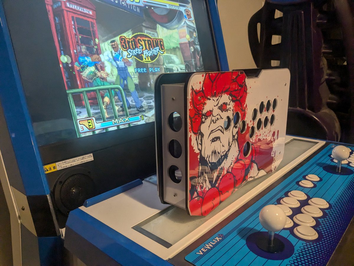 DEEP_SEA_CM's tweet image. A akuma hitbox case I just built, if anyone is interested in it message me!!
