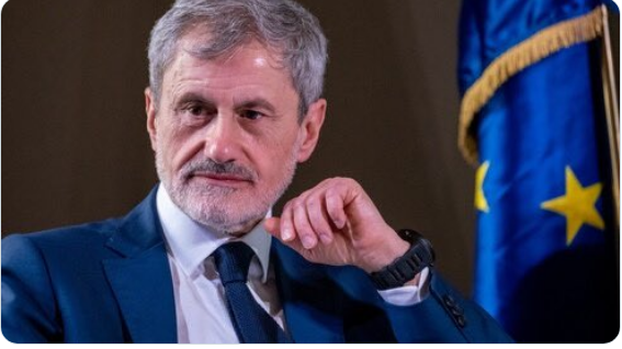 UGirovago77000's tweet photo. Fanno ribrezzo capitolo 23654📌
Viola i domiciliari e udite udite incontra il pregiudicato
Paolo Colosimo lo zio della presidente dell'Antimafia
condannato a 4 anni e 6 mesi per essere il tramite col clan Arena!!!
E ci sono parlamentari che esprimono solidarietà!!!
Buongiorno🙏 https://t.co/0tjdrHTIWN