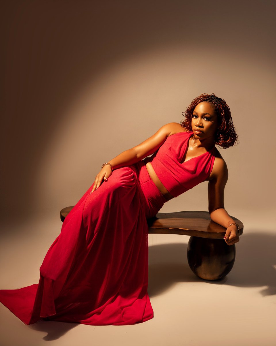 dorombaby's tweet photo. This year, I pray for wisdom, strength, and grace to keep flourishing in all areas of my life. I pray for love, peace, and abundance as I step into this new chapter with gratitude.

Cheers to a year filled with divine favor, joy, and unforgettable moments🥂🥳

📸:@Folaszn https://t.co/pjxKM12THp