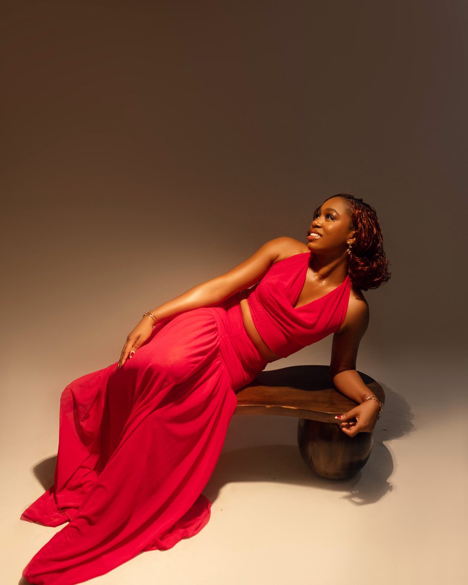 dorombaby's tweet photo. This year, I pray for wisdom, strength, and grace to keep flourishing in all areas of my life. I pray for love, peace, and abundance as I step into this new chapter with gratitude.

Cheers to a year filled with divine favor, joy, and unforgettable moments🥂🥳

📸:@Folaszn https://t.co/pjxKM12THp