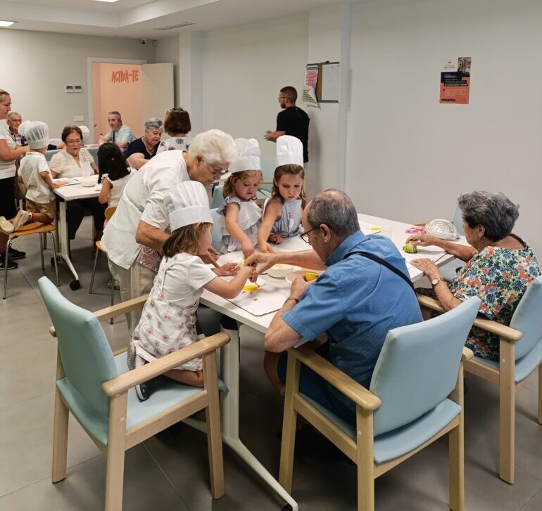 Grupo SSI (@grupo_ssi) on Twitter photo Más de 4.800 #personasmayores participan en un proyecto #intergeneracional de <a href="/fundjuancruzado/">Fundación Juan Cruzado</a> y <a href="/Campofrio_Corp/">Campofrío Corp.</a>.
Participan 53 residencias y centros de día.
🟢Fomentar hábitos de vida saludables a través de la gastronomía.
Vía: <a href="/entremayores/">entremayores</a>
#GrupoSSI
entremayores.es/nacional/mas-d… Más de 4.800 #personasmayores participan en un proyecto #intergeneracional de <a href="/fundjuancruzado/">Fundación Juan Cruzado</a> y <a href="/Campofrio_Corp/">Campofrío Corp.</a>.
Participan 53 residencias y centros de día.
🟢Fomentar hábitos de vida saludables a través de la gastronomía.
Vía: <a href="/entremayores/">entremayores</a>
#GrupoSSI
entremayores.es/nacional/mas-d…