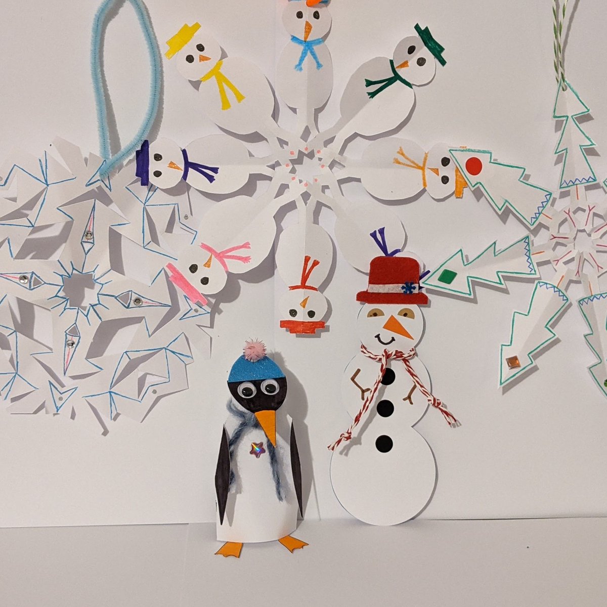 ❄️ Join us TODAY for our family Make &amp; Take craft session at Skipton Town Hall. Suitable for children of all ages, we’ll be cutting, folding and decorating to make hanging snowflakes, standing penguins and snowman bookmarks! 

TODAY | 10am - 12pm &amp; 1pm - 3pm

FREE drop-in session