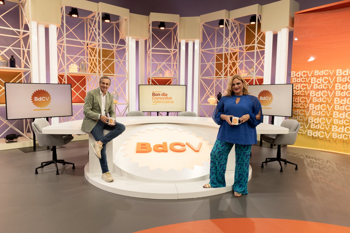 2 de gener
En el programa de hui:

- L’actualitat i els últims successos
- Entrevista a <a href="/victorlucas0/">Victor Lucas</a> 
- Propòsits d’any nou amb <a href="/nachocoller/">Nacho Coller</a> 
- <a href="/rubenfenollar/">Chef Ruben Fenollar</a> cuina creps, una de dolça i una de salada

A les 10:00 h en <a href="/apunt_media/">À Punt</a>