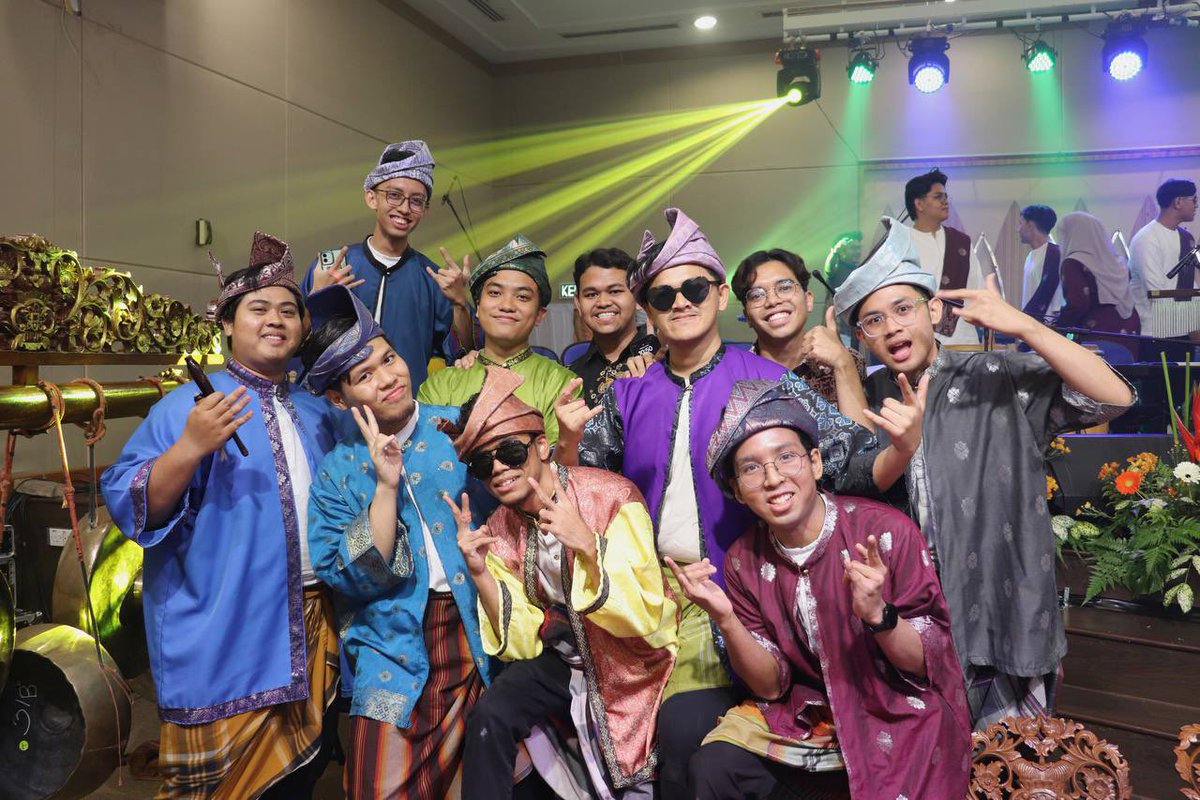 110524 | Royal Concert 2024 🎶⚜️

Assalamualaikum WBT,

Honored to perform once again at the Royal Concert 2024, graced by the presence of Tengku Ampuan Pahang, Tunku Azizah Aminah Maimunah Iskandariah. An unforgettable experience! 💛