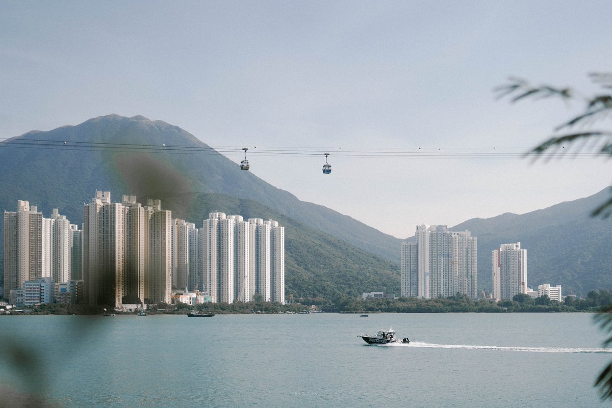 DDWW777's tweet photo. Urban
#HongKong 
#photography 
#citywalk https://t.co/RYlkyG4NOt