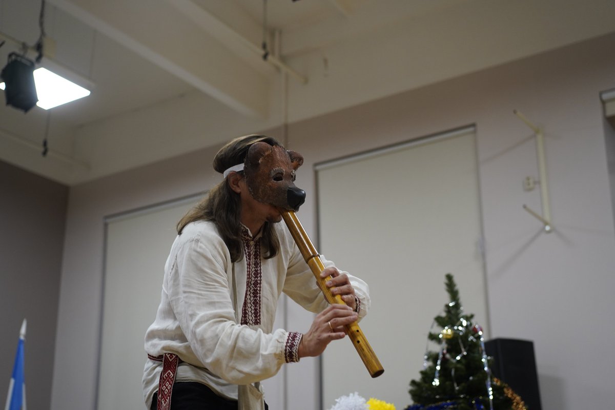 NVOnams's tweet photo. Gada nogalē NVO namā Baltkrievu biedrība Latvijā  Supolka aicināja iepazīt baltkrievu Ziemassvētku tradīcijas! 📷
Pasākuma viesi varēja piedalīties tradicionālajā Ziemassvētku rituālā kopā ar Zvaigzni, Lāci, Dzērvi, kā arī baudīt spēles, dejas un citus pārsteigumus.📷 https://t.co/EsSspHbKFp