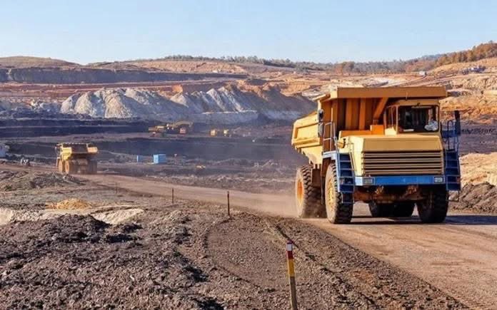 ForYou_Media's tweet photo. 🇸🇳#Sénégal, le secteur extractif a généré 606 millions de dollars en 2023 a annoncé, lundi 30 décembre 2024 l'Initiative pour la transparence des industries extractives (ITIE). https://t.co/8fgsupyq4F