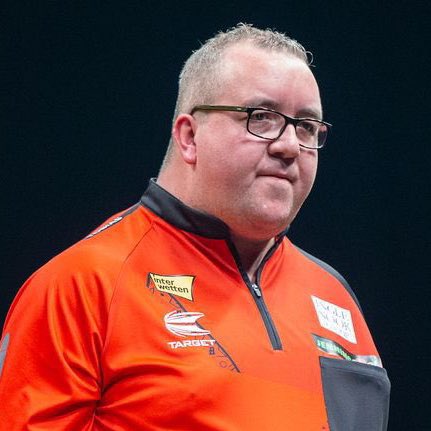 PaulTreyvaud's tweet image. What is it with darts players looking 43 years older than they actually are. 17 and 39!!!!