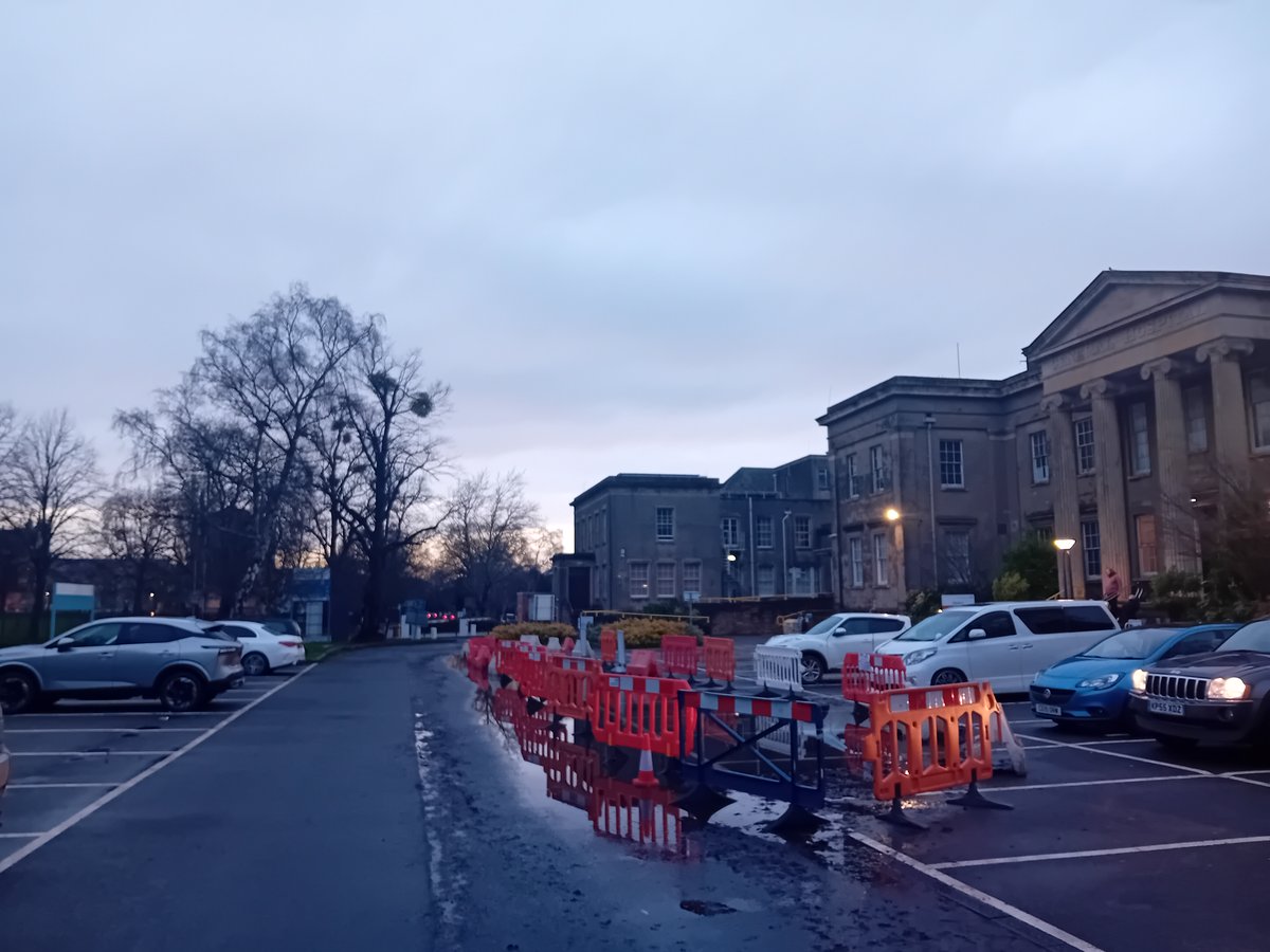 🚗 PATIENT PARKING UPDATE: Due to a drainage issue a section of the car park opposite main entrance Cheltenham General is temporarily closed this morning. Our maintenance team is aware and is working hard to resolve. Apologies for any inconvenience @GlosHospitals