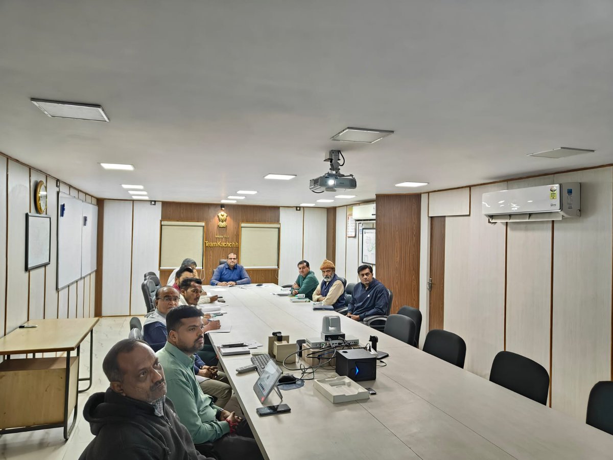 collectorkut's tweet photo. આજરોજ માન. મુખ્ય સચિવશ્રીના અધ્યક્ષસ્થાને Khel Mahakumbh – 3.0નાં પૂર્વ તૈયારીના આયોજન અંગે યોજાયેલ વિડીયો કોન્ફરન્સમાં હાજરી આપી સૂચનો ધ્યાને લીધા.
@CMOGuj @sportsgujarat https://t.co/OpWjgPS8IA