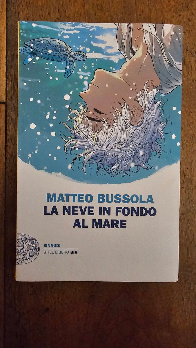 Già in attesa della puntata "Padri e figli" de #gliocchidelmusicista di <a href="/enricoruggeri/">Enrico Ruggeri</a>. Tra gli ospiti #MatteoBussola. Di suo ho letto tutto ma "La neve in fondo al mare" mi ha strappato il cuore.