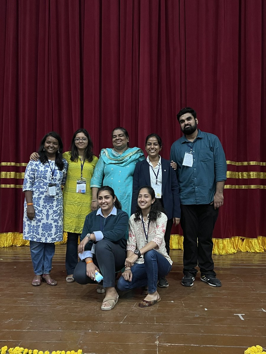 Ananya396's tweet photo. SBCIconference 2024 -an amazing ending to the conference.....
meeting @DeepakNModi after a long year and discussing about work
Had a chance to listen and meet the Nobel laureate Dr.Venky Ramakrishnan himself ..Heard so many amazing work by eminent speakers🤓🤓🤓@msubaroda #sbci https://t.co/GoUb1NRfei
