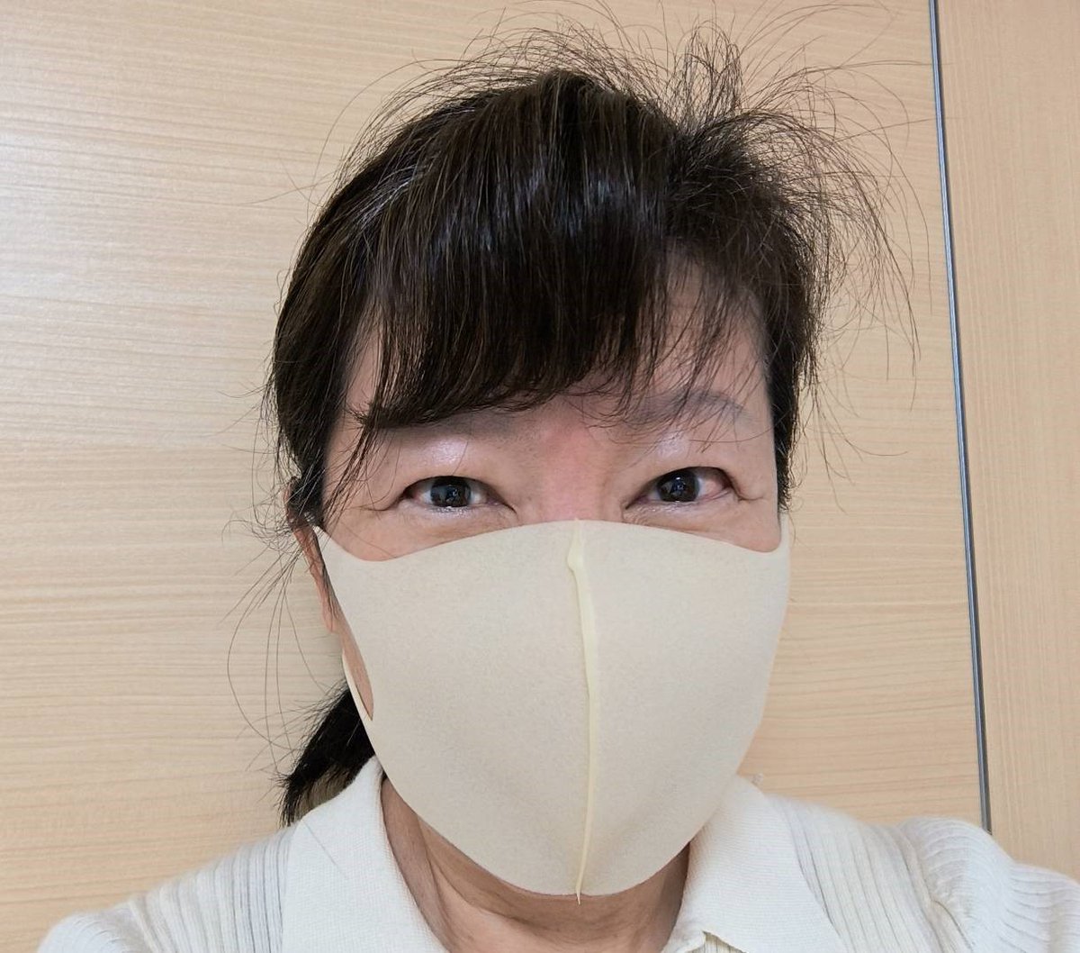 人々がより幸せを感じることのできる2025年になりますように。

負傷の回復過程で、長年蓄積された「毒」が体外に排出されているよう。

ウルトラ「ハイ！」ジャンプで、脱皮したかも？！

#はたともこ  #顔面強打 #ultrasoul #Bz #花火もあがった津山の大晦日