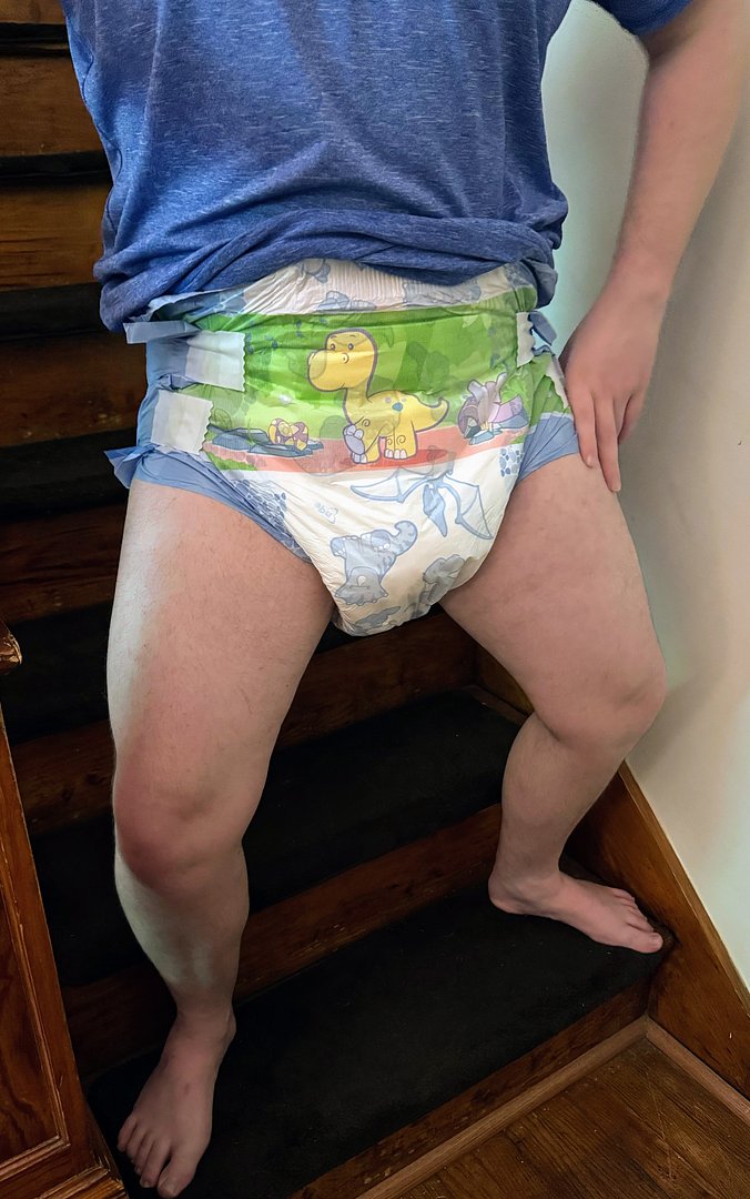Coming down for breakfast!

#diaperboy #wetdiaper #abdlboy #abdl #diaperlover