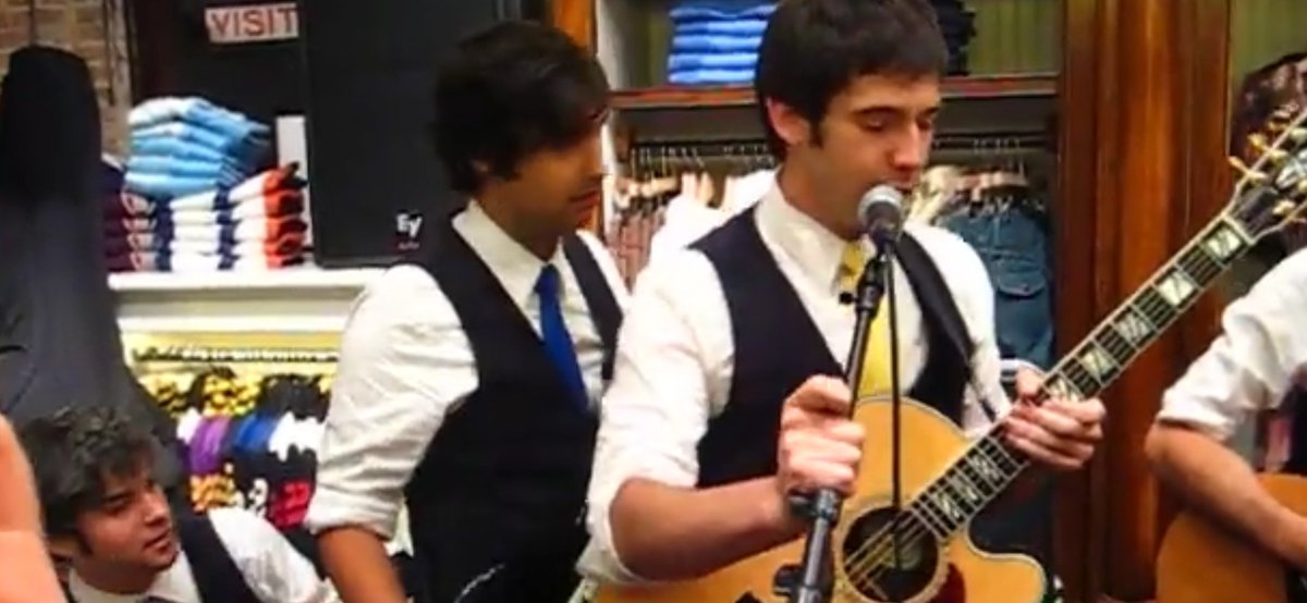 2kutsoo64's tweet image. Zubin didnt have a beard and kept the same hairstyle for a while during the black vest era, his forehead isnt smaller it’s covered by his bangs. Zubin sedghi is also a real person and real people dont have static skin tones like cartoon characters, you cant colordrop them.