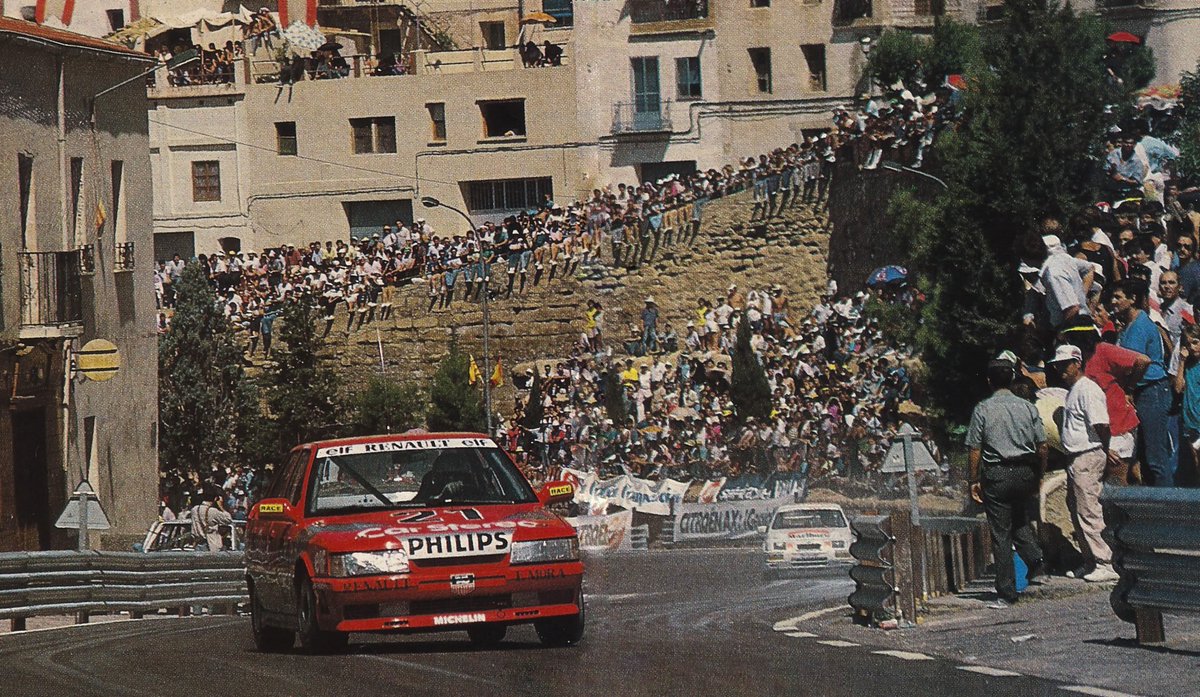 historacing's tweet photo. Los domingos eran día de carrera e3n alcañiz y la gente era Feliz. Los amigos del @RGuadalope luchan por preservar este legado. https://t.co/BOta5W1xUv
