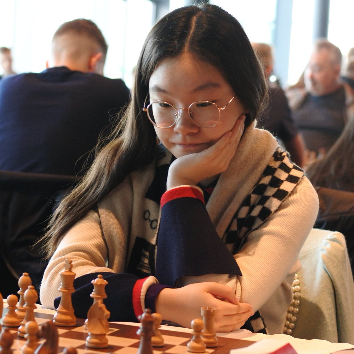 OnTheQueenside's tweet image. Lu Miaoyi&apos;s quality victory w/ Black over GM Daniel Howard Fernandez is the Lu Miaoyi Game of the Year!

It was Miaoyi&apos;s 3rd win against a 2500+ player, and the best of those three by far!

📷: Hallfríður Sigurðardóttir
#chess #womeninchess #ChessYearAwards