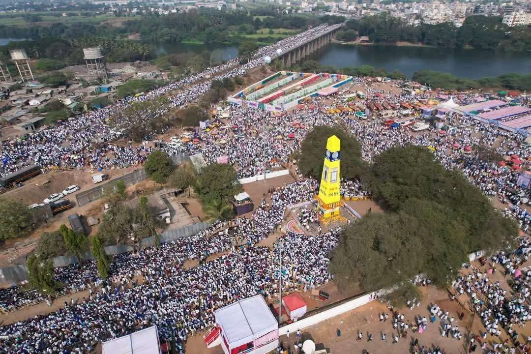 Rahul__ambedkar's tweet photo. 25-30 लाख लोगों भीमा कोरेगांव आए और अपने आत्मसम्मान की लड़ाई लड़नें वाले वीरों को नमन किया, जय भीम।#भीमा_कोरेगांव_शौर्य_दिवस 🔥 https://t.co/e9Zdj1A8aa