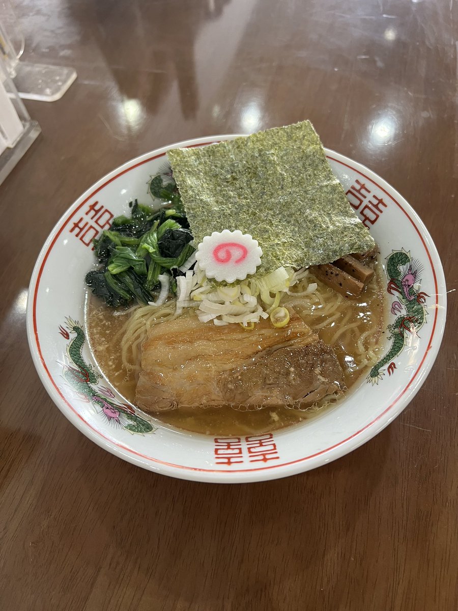 nakanoin_gitton's tweet photo. こんばんは!
#GITTON です!
夜の部スタートしてますよー^ ^
寒いので中華そばベースの生姜そば塩
やってます。
是非ご来店下さい♪ https://t.co/ALowfDI34F