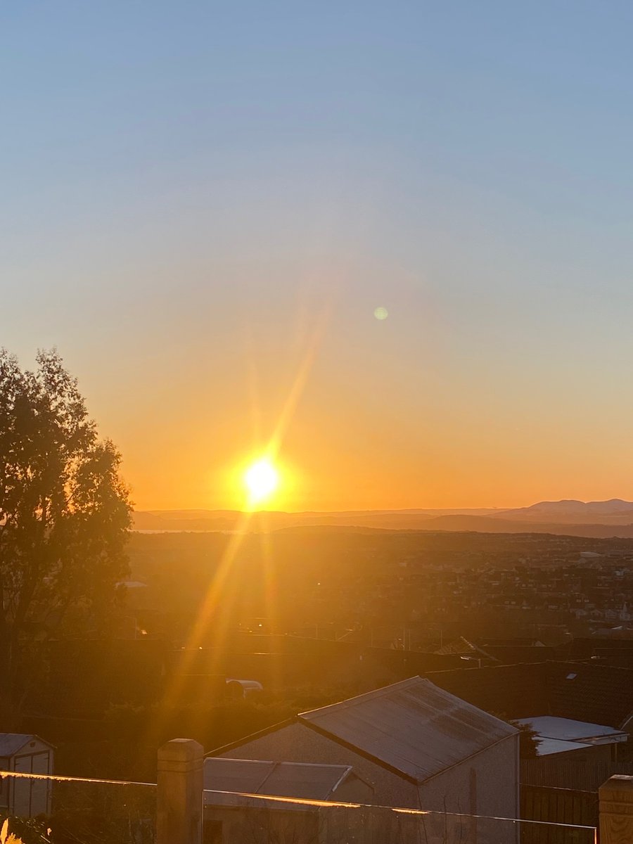 YLSSarahRobbo's tweet image. Good morning friends…old & new
I’m not on here quite as much these days, but just popping on to wish everyone health, happiness & peace in 2025! Sometimes the 🌍 can seem a scary place but we need to remember that there’s also so much love in it too! 💕 Be kind & stay amazing!