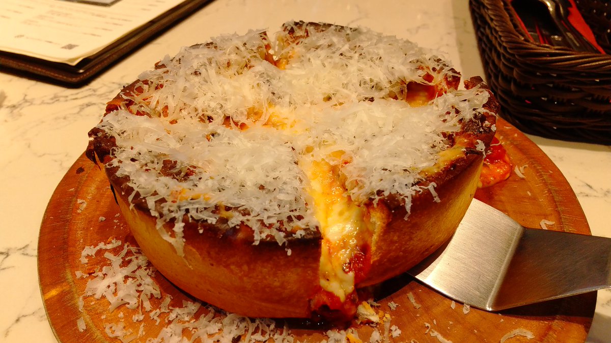 忍たま乱太郎の映画を観たあとに
シカゴピザ食べて来ちゃった♪😋 