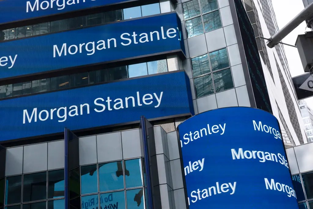 💸Morgan Stanley managing 1.5 Trillion in assets set to offer Bitcoin ETFs to it's clients. 🤑$BTC