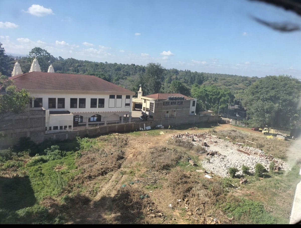 abuumlls's tweet photo. The beautiful forest and the only stand alone house on the land has been demolished. Who is this powerful person grabbing the University's land? Can the public universities declare all lands belonging to each university? Universities land grabbing is becoming rampant. https://t.co/6XJEm1b0DH