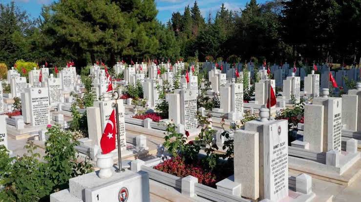 Şehitlerimizin kemikleri sızlıyor!