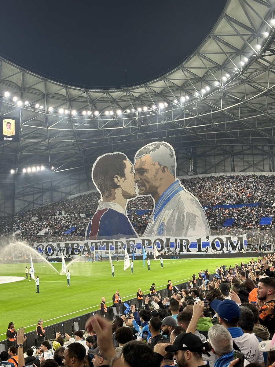 om13_place's tweet photo. Salut la #TeamOM 
🎟️ 3 places cote a cote en ganay travée W rang 16 place 16-17-18 très bien placer 
💶30€ la place
🏟️au #velodrome dimanche 20h45
📩dm ouvert n’hésitez pas
#orangevelodrome #Marseille #OM #TeamOM #OMHAC https://t.co/sg8kUvqTSR