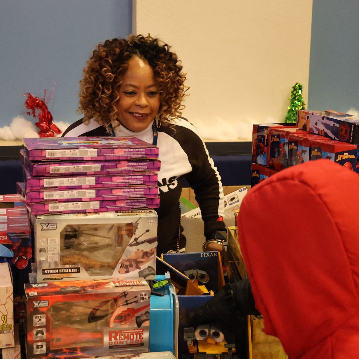 CMHA (@cuyahogahousing) on Twitter photo Last week, Cleveland Browns safety <a href="/realgrantdelpit/">GrantDelpit</a> and <a href="/brownsgiveback/">BrownsGiveBack</a> brought holiday cheer to the residents of Lakeview with his Community Christmas Celebration! Last week, Cleveland Browns safety <a href="/realgrantdelpit/">GrantDelpit</a> and <a href="/brownsgiveback/">BrownsGiveBack</a> brought holiday cheer to the residents of Lakeview with his Community Christmas Celebration!
