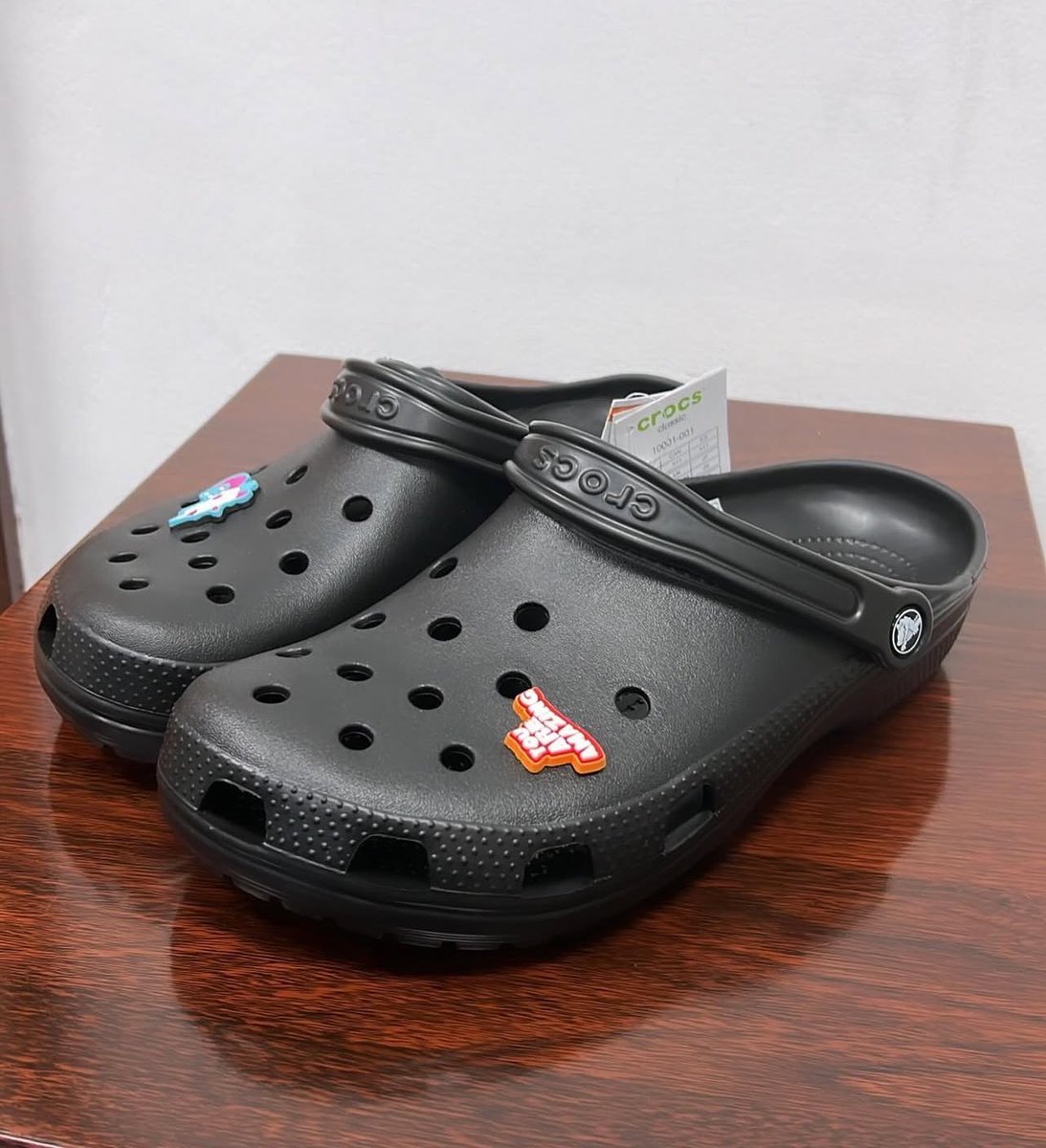 Footstude's tweet photo. Size 38-45 available!!!

Jibbitz available as well 
270 cedis 

Please rt. https://t.co/w7OsMJuwQo