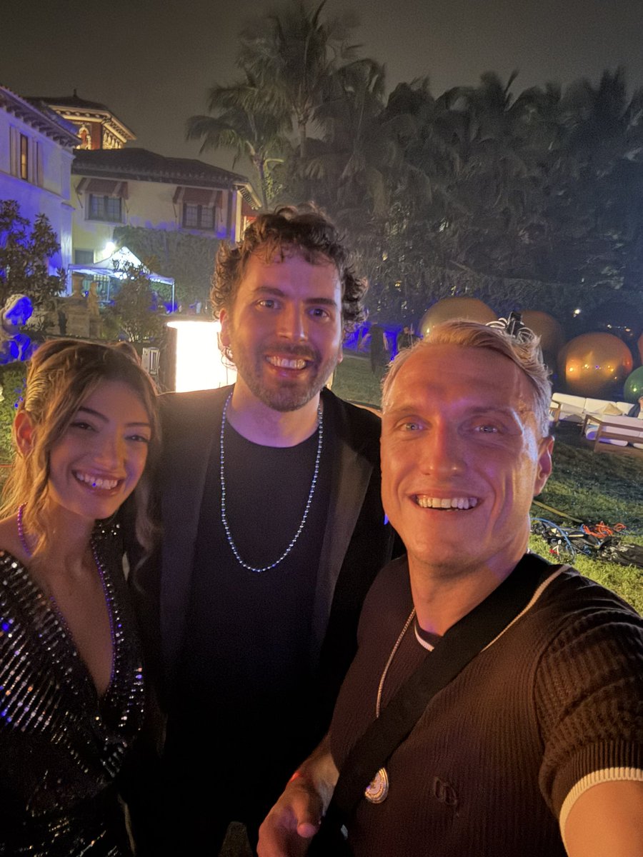 MMCrypto's tweet image. Altcoin Daily &amp;amp; Benjamin Cowen! 

They are humble &amp;amp; great!