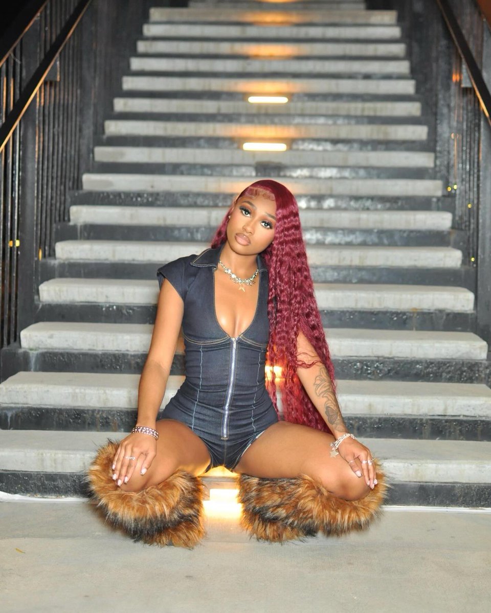 prettyassjaydin's tweet image. new year, still the same bitch y’all ain’t fw 😽