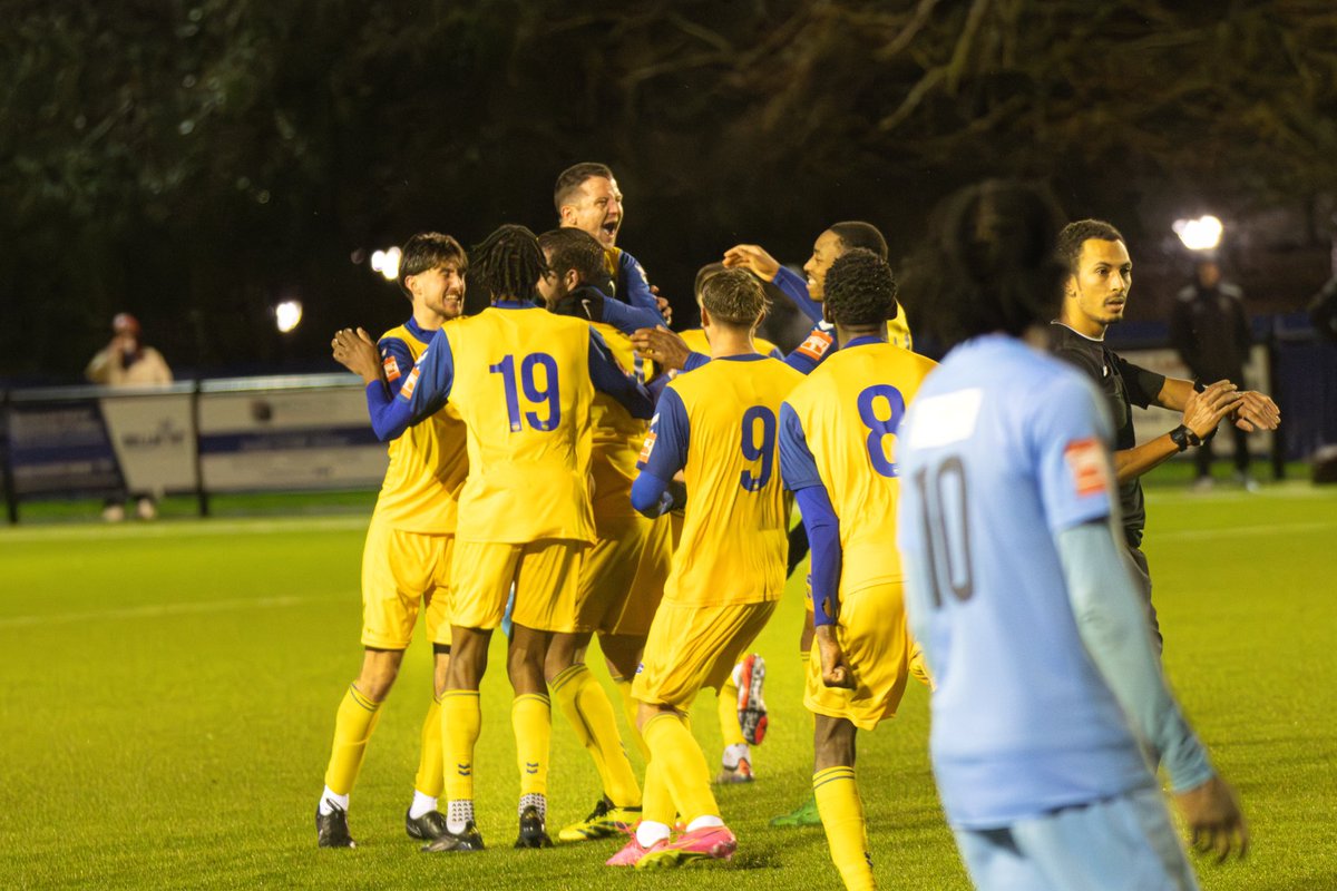 So good to be back out there again💛💙