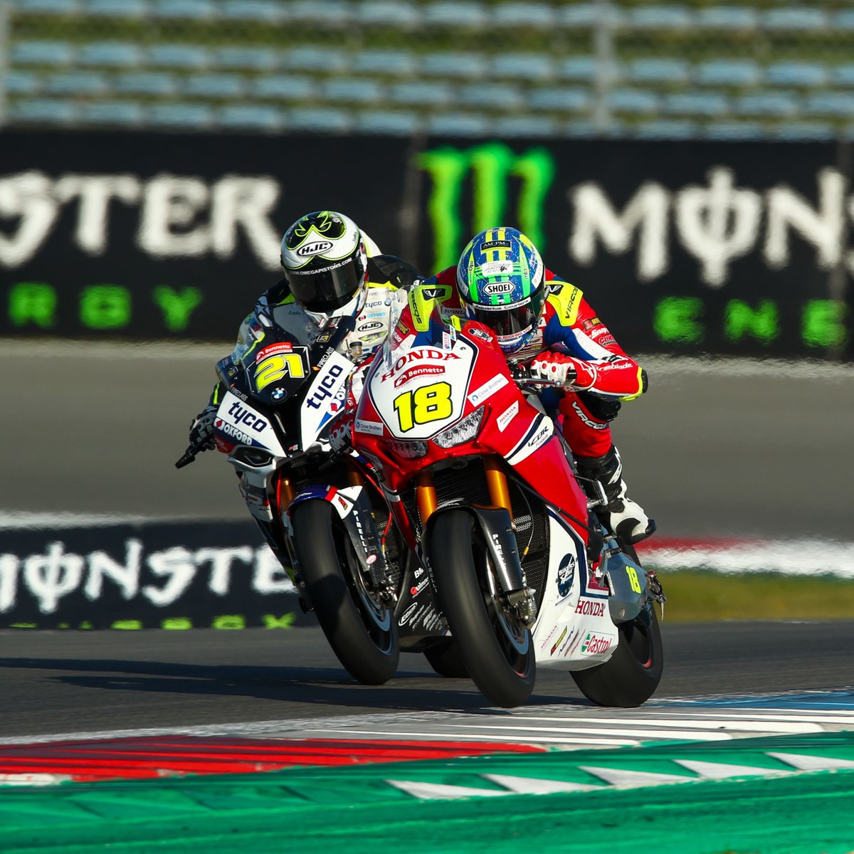 With the return of <a href="/ttcircuitassen/">TT Circuit Assen</a> to the <a href="/OfficialBSB/">Bennetts British Superbike Championship</a> calendar, we took a look back at how things looked last time we raced there 🏁 Some things change and some things stay the same hey <a href="/AndrewIrwin8/">Andrew Irwin</a> 😉

#HondaRacing #Fireblade #ThrowbackThursday