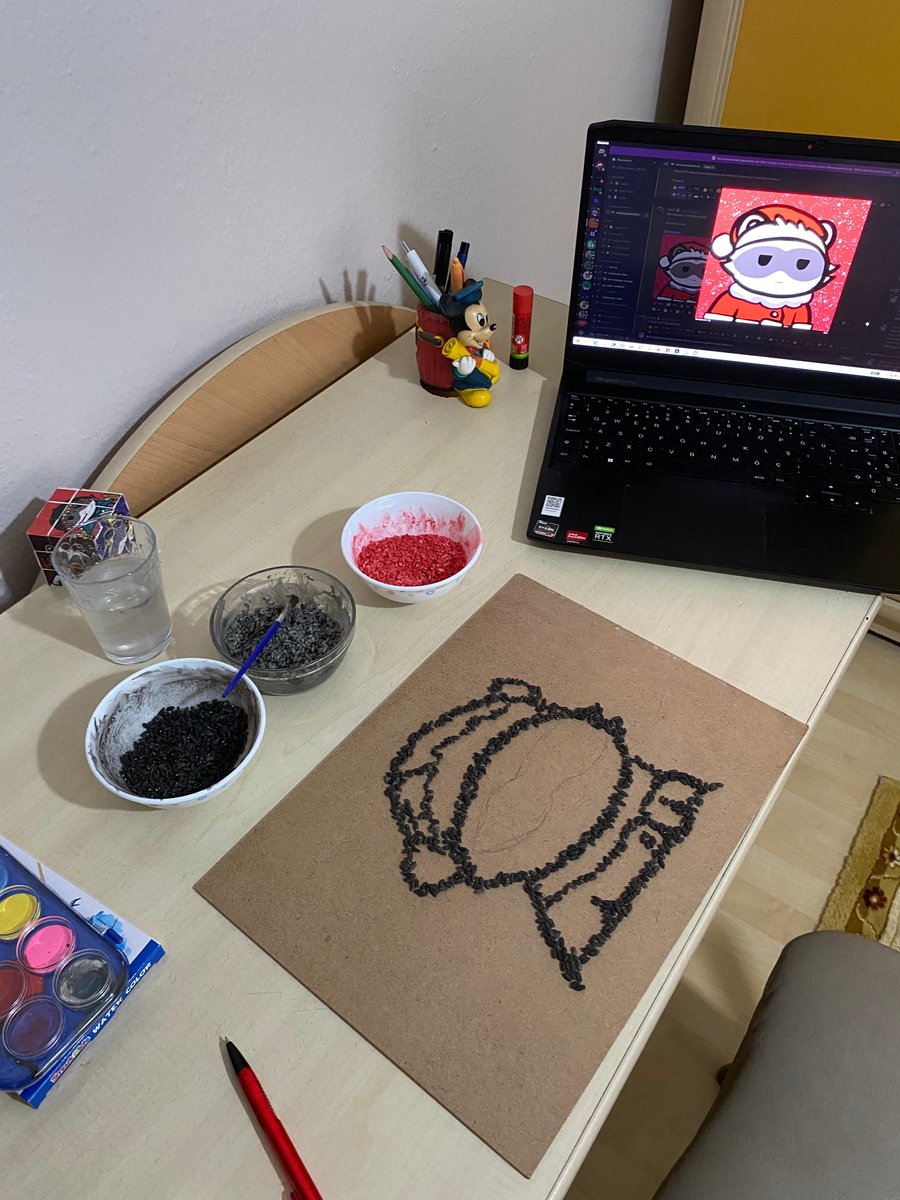 0xmehm_eth's tweet photo. The art I made by painting brass. It was very difficult to arrange all the rice in this way. 
I would have liked to make a video, but unfortunately I forgot.
Let's Raccoonish🦝

Do you like this one @RcoonsNFT ? https://t.co/4bOCWauwml
