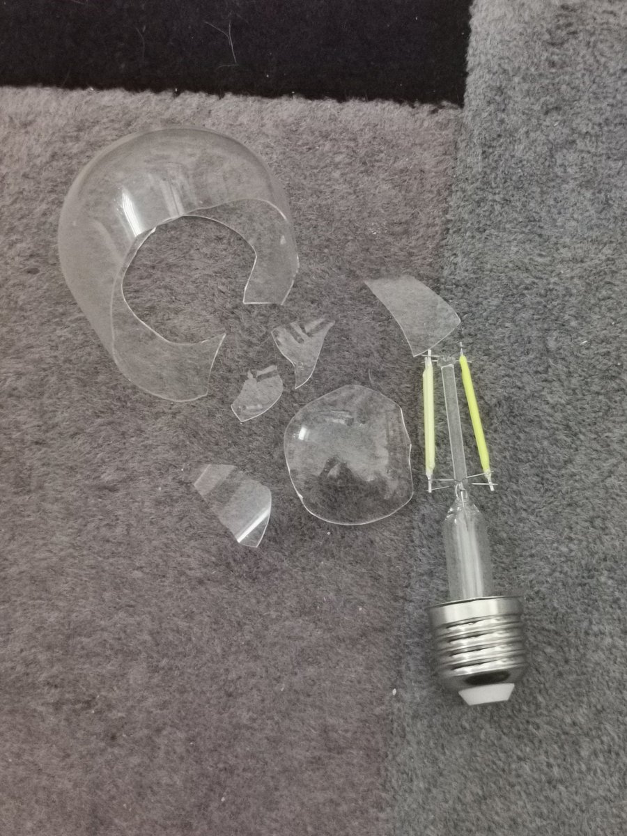 patchthevan's tweet image. LED bulb just exploded but still remained illuminated. How safe are these bulbs?