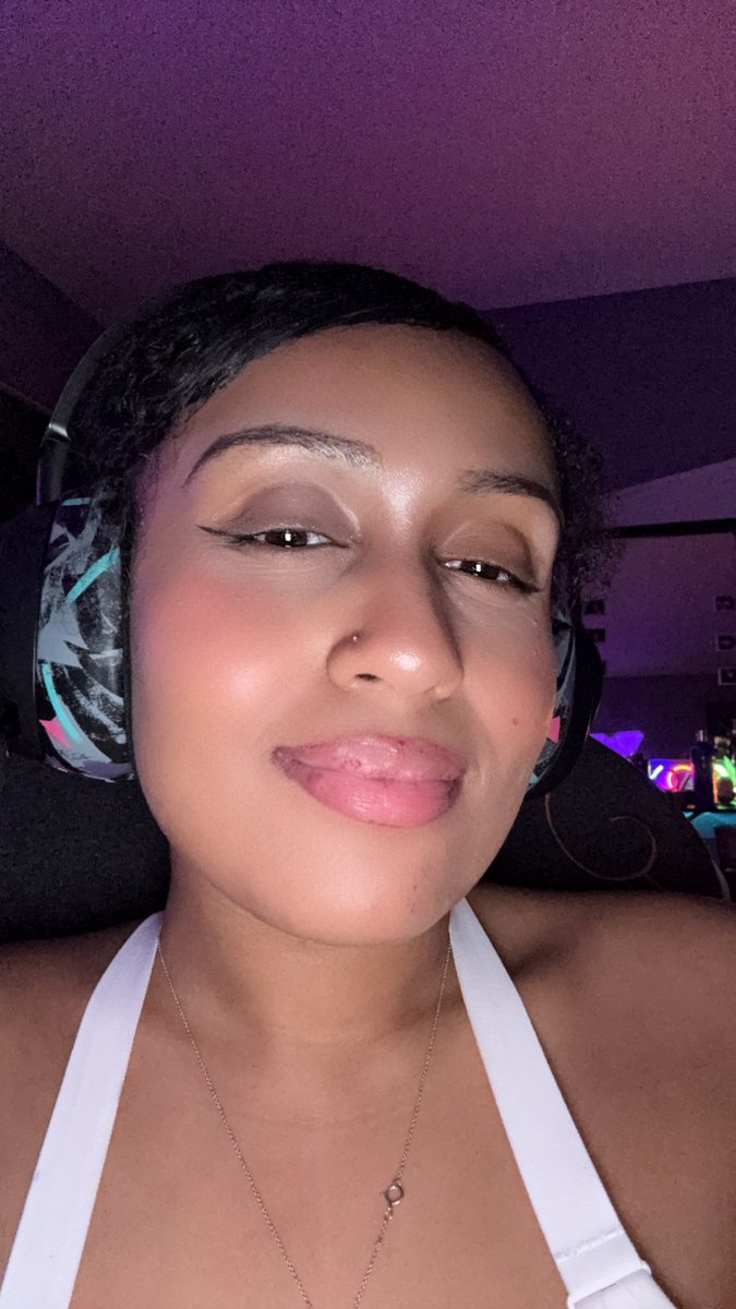 Emilysweats以い 💕 (@emilysweatsx) on Twitter photo 