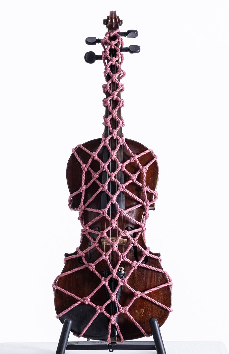 This is what happens when I tie a violin. https://t.co/BjbouhrgAk