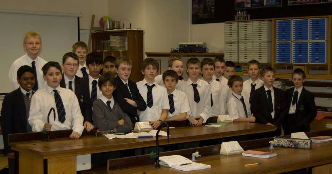 BuryGrammar's tweet image. 🦢Old Boys, who remembers being in this Chemistry class and can spot themselves in this photo circa 2007?🧪
We'd love to hear from you! Please keep in touch and share your memories with us! Visit alumni.burygrammar.com
#BuryGrammarSchool #BGSAlumni
